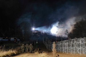 Žiniasklaida: dvi migrantų grupės prasiveržė pro Lenkijos ir Baltarusijos sieną