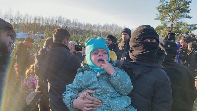Didėja įtampa Lenkijos ir Baltarusijos pasienyje: šalys viena kitą kaltina migrantų žalojimu