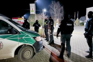 Policija prie sienos su Baltarusija siunčia papildomas pajėgas: pareigūnų ir ekipažų skaičiaus neatskleidžia