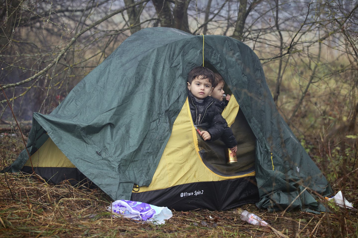 Migrantai Lenkijos pasienyje.