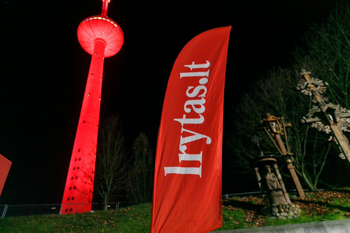 TV bokštas nušvito raudonai<br>R.Danisevičiaus nuotr.