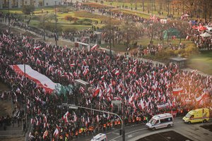 Lenkijos nepriklausomybės metinės – ne be provokacijų: laukiama šimtatūkstantinės minios, ruošiamasi susirėmimams