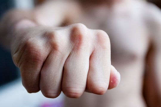 Panevėžyje – smurto prieš nepilnametį atvejis, situaciją aiškinasi ir vaiko teisės