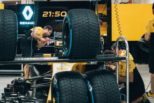 „Daimler“ pardavė visas turėtas „Renault“ akcijas už 305 mln. eurų sumą