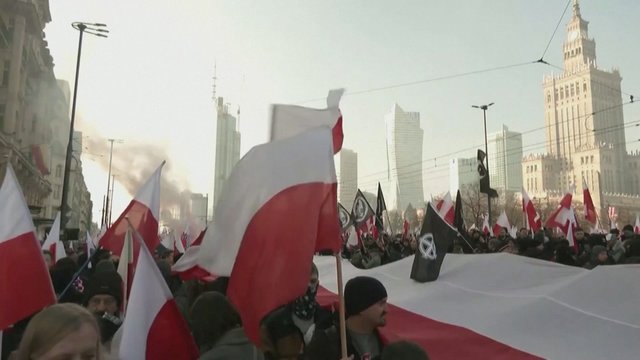Lenkijos nepriklausomybės dienos šventėje – demonstracijos: skambėjo ksenofobiškos skanduotės