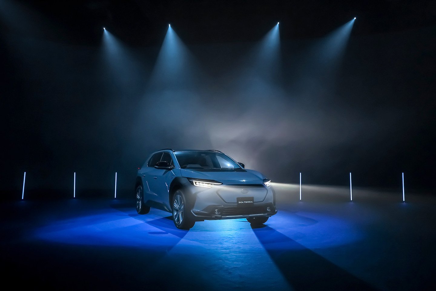 2021 metų 11 mėnesio 11 diena tapo pirmojo „Subaru“ elektromobilio oficialaus debiuto diena.<br>Pranešėjų spaudai nuotr.