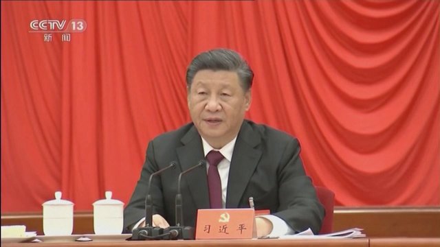Kinijos komunistų partija priėmė itin retą rezoliuciją: sustiprintas prezidento Xi Jinpingo statusas