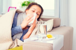 Ar vitaminas C tikrai gali apsaugoti nuo peršalimo?