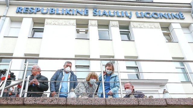 Padėjus tašką tragiškoje Šiaulių gydytojos istorijoje, ligoninė verčia naują lapą: patyčių nebebus