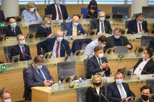 Politikai įsivertino pirmuosius Seimo metus: „Atleiskite, kad pokyčiai kainuoja taip brangiai“