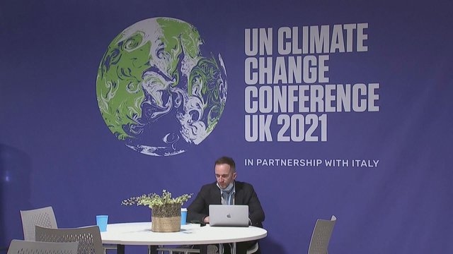 Baigiasi COP26 konferencija: šalys raginamos palaipsniui atsisakyti iškastinio kuro subsidijų