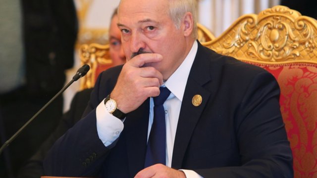 A. Lukašenka prašo Rusijos pagalbos: nori gauti balistinių raketų kompleksus „Iskander“