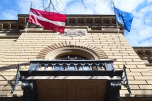 Šeši Latvijos parlamentarai nepateikė COVID pažymėjimų