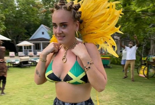 Dainininkė Adele atskleidė, kad skirtis su vyru ją įkvėpė žurnale rastas testas