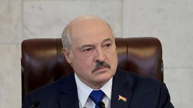 A. Lukašenka prabilo apie humanitarinį koridorių migrantams: žada išskraidinti juos į Miuncheną