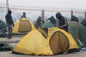 Prancūzija ragina Jungtinę Karalystę liautis ją „mokyti“ dėl migrantų