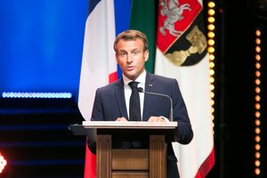 E. Macronas: Prancūzija pasirengusi ginti Ukrainos teritorinį vientisumą