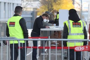 Austrijos kancleris: nesiskiepijusiųjų karantinas jau duoda rezultatų