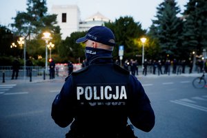 Varšuva: Lenkijos ir Baltarusijos pasienyje per susirėmimus sunkiai sužeistas policininkas
