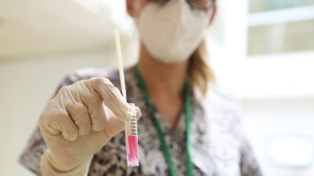 Vyriausybė apsisprendė: nuo gruodžio mėnesio – bent vienas nemokamas testas pasitikrinti antikūnus