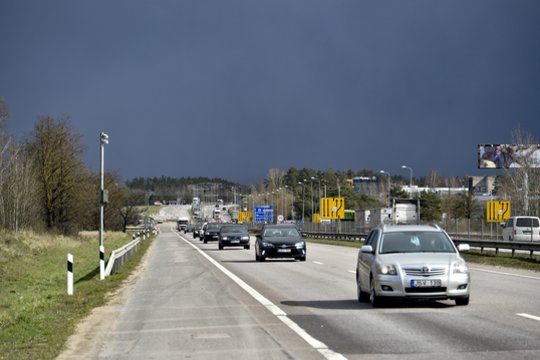 Apsisprendė dėl automobilio registracijos mokesčio: kiek reikės mokėti vairuotojams?