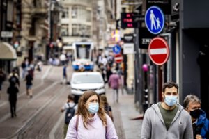 Nyderlanduose – naujų COVID-19 atvejų paros prieaugio antirekordas