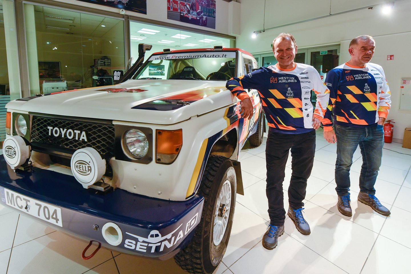 Valdas Valiukevičius ir Paulius Kavaliauskas startuos pačiu seniausiu automobiliu „Toyota Land Cruiser 71“, pagamintu 1987 metais.<br>V.Ščiavinsko nuotr.