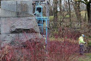 Vilniuje nukeltas P. Cvirkos paminklas