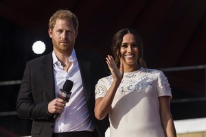 Šaltiniai: Meghan Markle ir pricas Harry atsisakė Elizabeth II kvietimo Kalėdas leisti su šeima