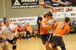 Šeštadienis rankinio lygoje: nesunkios „Grifo“ ir „Kauno Ąžuolo“ pergalės ir atkakli kova Vilniuje