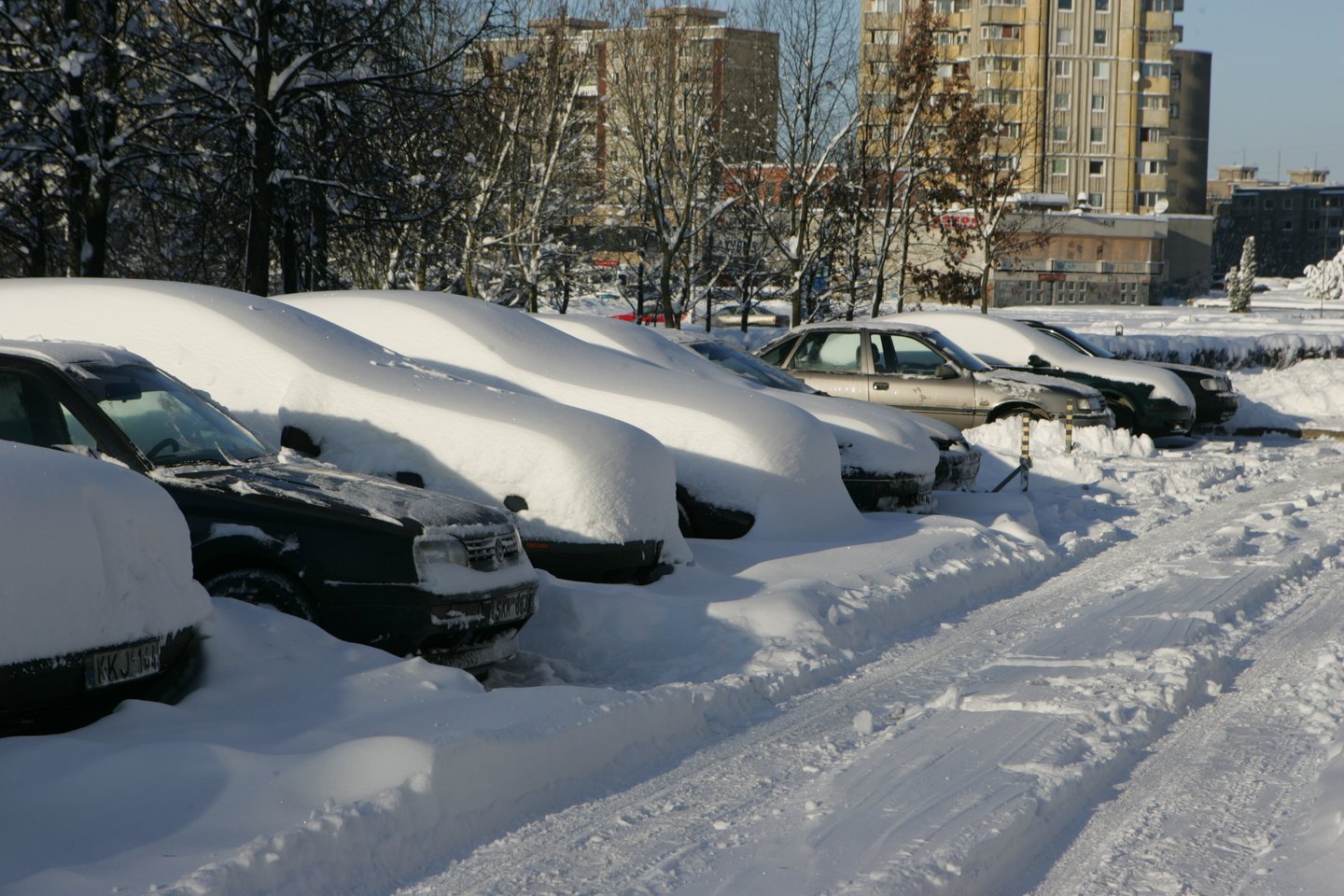 Kelininkai jau pasiruošė valyti sniegą: prašo ir gyventojų supratingumo.<br>A.Barzdžiaus nuotr.
