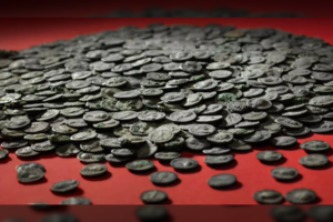 Upėje rado senovinį sidabro lobį