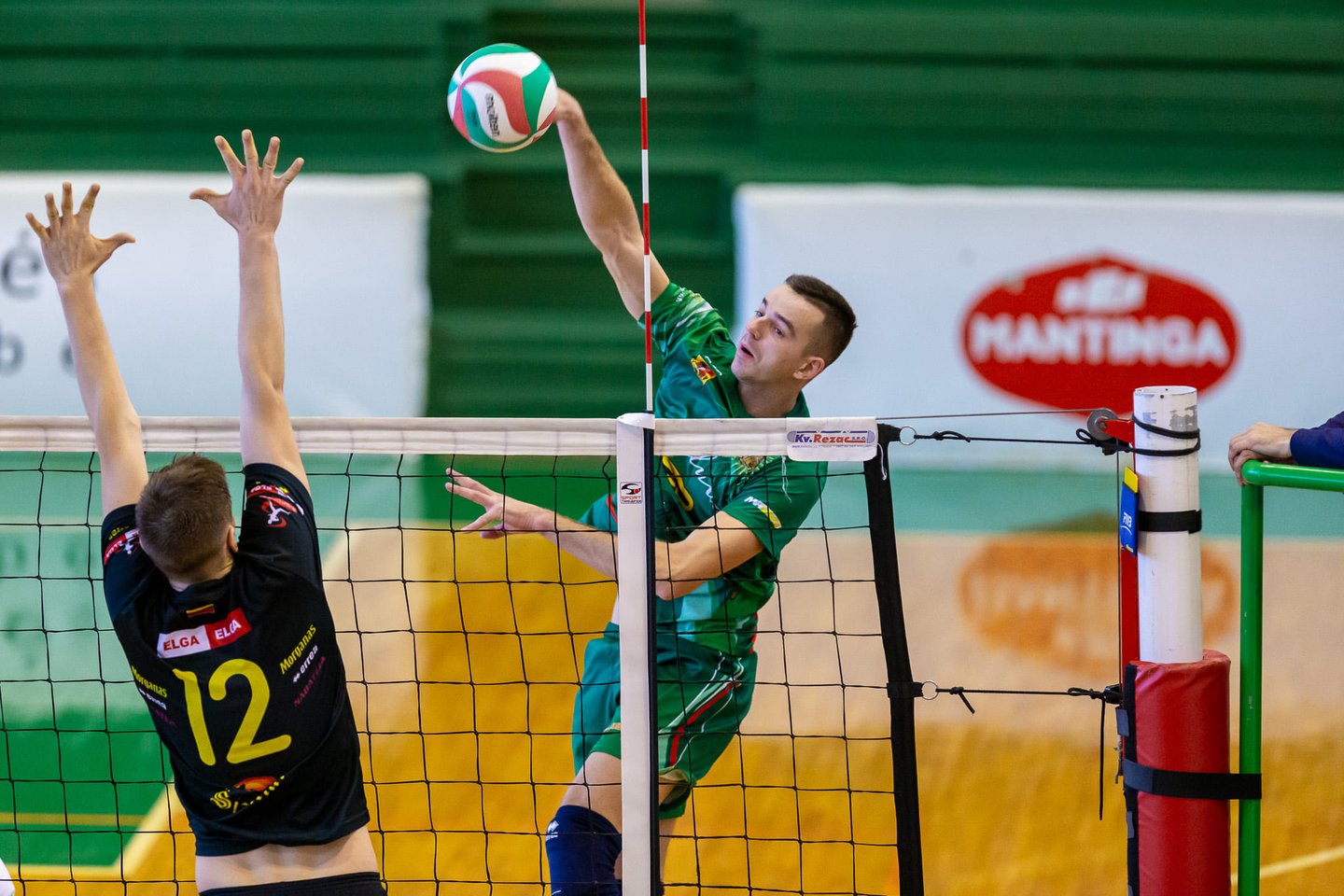  Lietuvos tinklinio čempionate pergalėmis džiaugėsi „Sūduva“ ir „RIO-Startas“.<br> Vytatuo Kuralavičiaus nuotr.