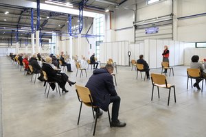 Vakcinacijos centruose – nuo vasaros nematytas vaizdas: norinčių pasiskiepyti padaugėjo trigubai