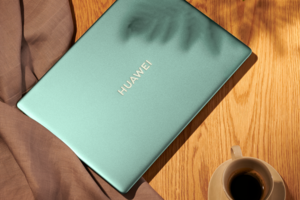 Į pagalbą dirbantiems atkeliauja naujasis „HUAWEI MateBook 14s“