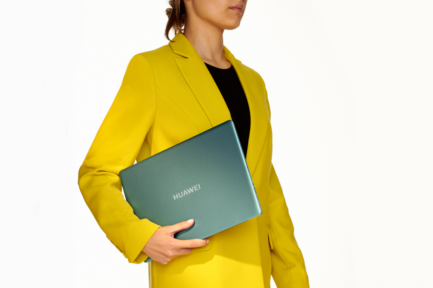 „Huawei“ pristatė naująjį „HUAWEI MateBook 14s“ nešiojamąjį kompiuterį.