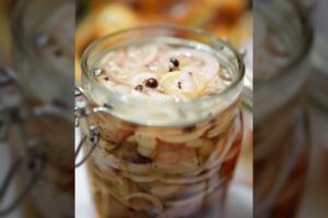 Pati skaniausia marinuota silkė: receptas, kuris niekad neatsibosta