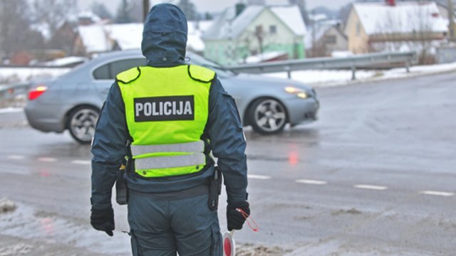 Darbinga diena ne tik kelininkams, bet ir pareigūnams: Vilniuje – net 88 eismo įvykiai