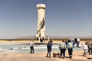 „Blue Origin“ surengs trečiąjį suborbitinį skrydį kosmoso turistams