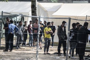 ES rengia sankcijas bendrovėms, susijusioms su migrantų gabenimu į Baltarusiją