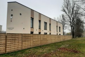 Laidojimo namai po sostinės daugiabučių langais: jų savininkui tokia savivalė kainuos ne vieną tūkstantį