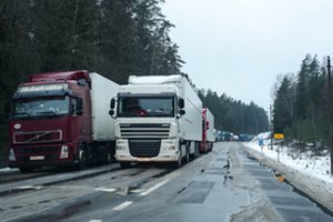 Europos Komisija ima kalbėti, kad privalomą vilkikų grąžinimą reikėtų atšaukti
