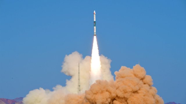 Ekspertai: Kinijos hipergarsinės raketos bandymas apstulbino Vakarus
