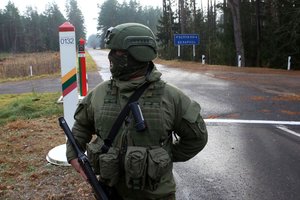 Pasienyje sulaikytas migrantus į Lenkiją gabenęs Latvijos pilietis