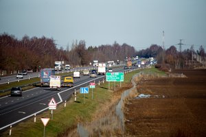 Socialdemokratai Vyriausybę ragina atsitraukti: siūlomas taršos mokestis neteisingas, tik pykdys žmones