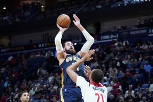 J. Valančiūnas prie ketvirtosios „Pelicans“ pergalės prisidėjo galingu dvigubu dubliu