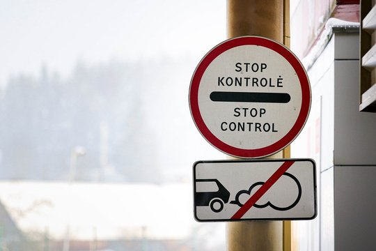 Pasieniečiams įkliuvo klastotėmis apsirūpinę iranietis ir ukrainietis