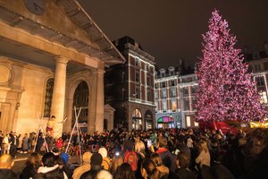 Jungtinėje Karalystėje per parą nustatyta beveik 50 tūkst. naujų COVID-19 atvejų
