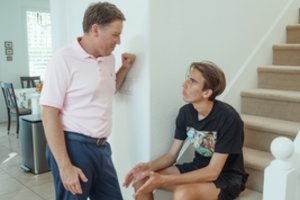 Psichologės patarimai, kaip paskatinti paauglius leisti daugiau laiko su tėvais