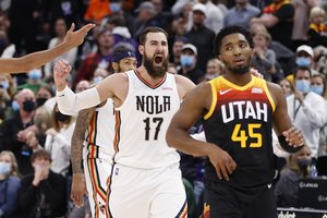 J. Valančiūnas sužaidė ramesnes rungtynes, o jo komandos draugas paskutinėmis sekundėmis išplėšė pergalę